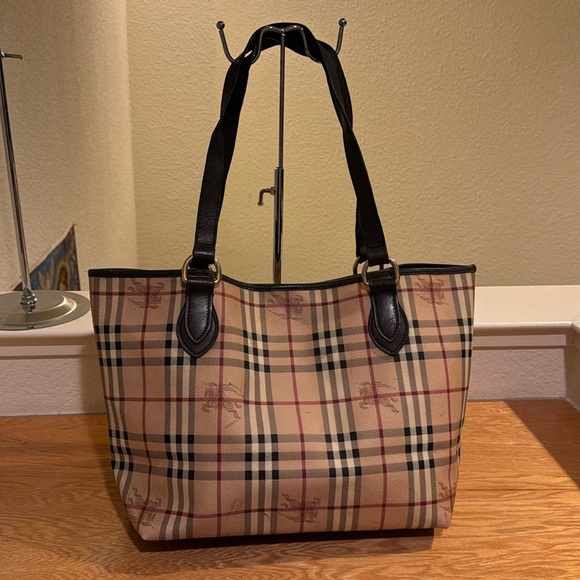 Burberry Tote - Picture 1 of 11